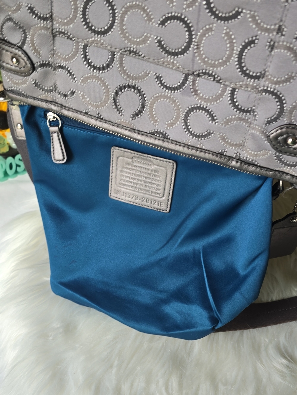 Coach Metallic Gray Signature Crossbody Bag with Tone-On-Tone 'C' Pattern GUC - Picture 11 of 16